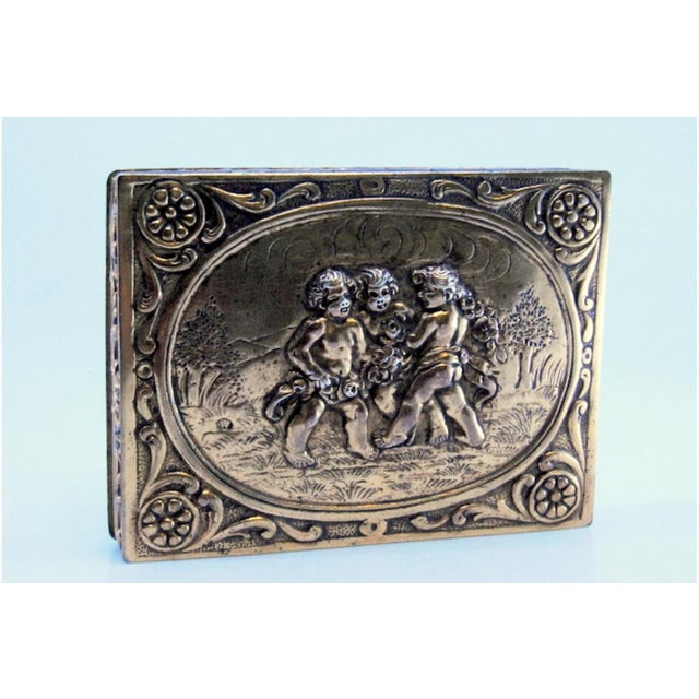 Metal Jewelry Box in Gold-Plated Silver with Engraved Plant Motifs For Sale - Image 7 of 9