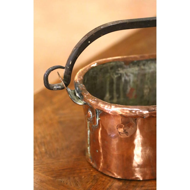 19th Century French Polished Copper Poissonnière With Wrought Iron Handle For Sale - Image 4 of 9