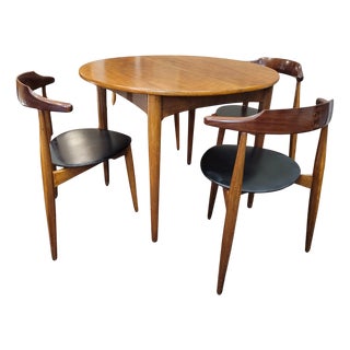 Scandinavian Modern Dining Table and Chairs in the style of Hans Olsen, Denmark, 1960s, Set of 5 For Sale
