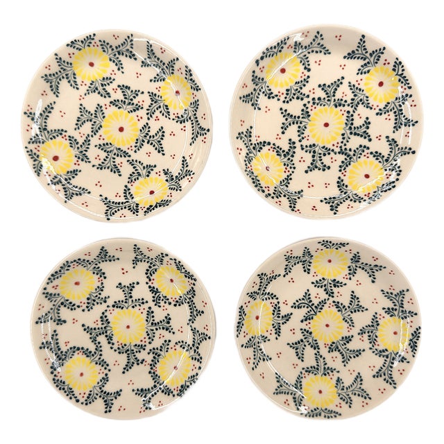 Set of 4 Bat Trang Vietnamese Ceramic Dessert/Salad Plates With Yellow and Blue Hand Painted Floral Motifs For Sale