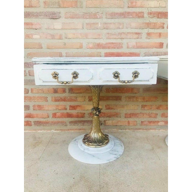 Pair of Neoclassical Pedestal Nightstands, Mid-20th century For Sale - Image 10 of 13