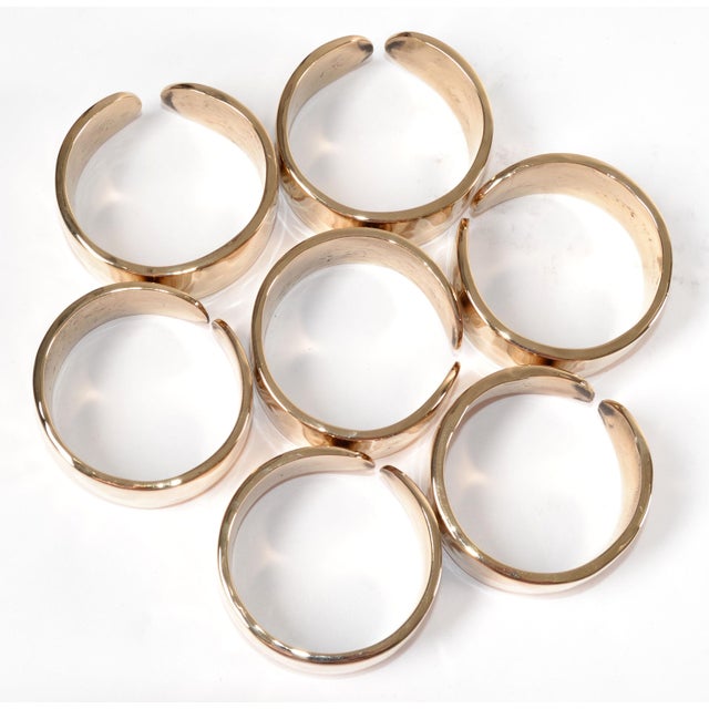 Mid-Century Modern Hammered Bronze Polished Round Napkin Rings- Set of 7 For Sale In Miami - Image 6 of 12