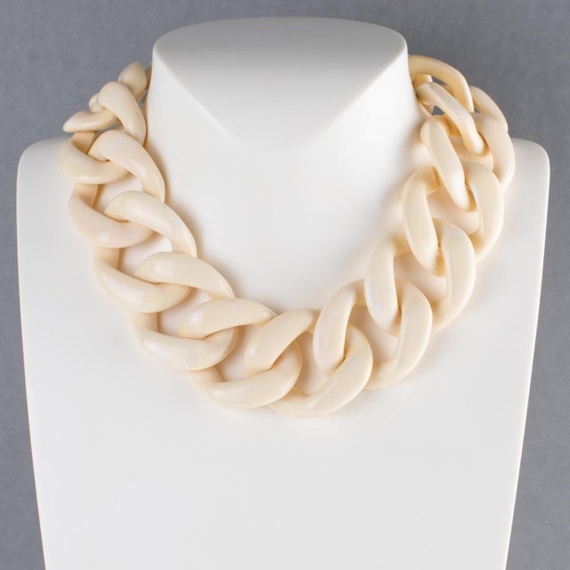 Angela Caputi Angela Caputi Italy Choker Necklace Massive Cream-White Resin Chain For Sale - Image 4 of 10