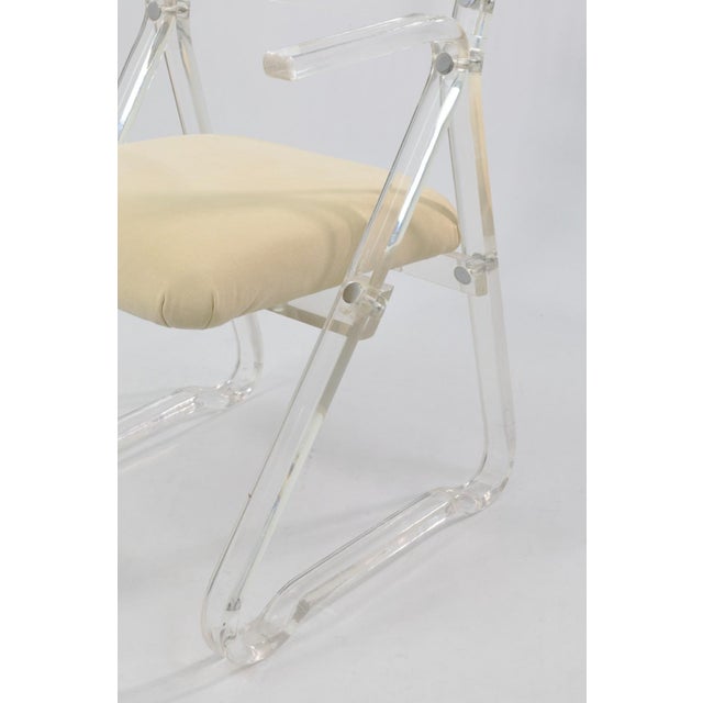 1980s Postmodern Lucite and Chrome Table With Set of 4 Chairs by Vivid of Los Angeles For Sale - Image 5 of 7