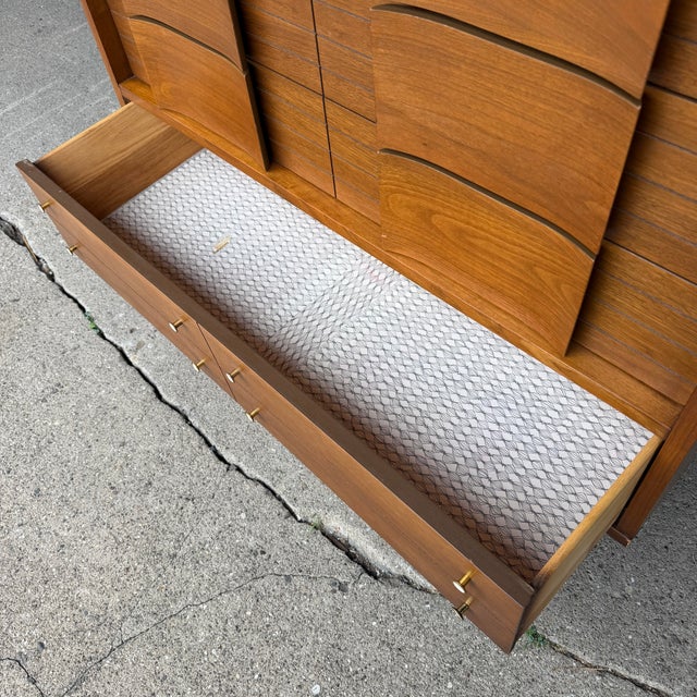 Mid 20th Century 1960s Johnson Carper Mid-Century Modern Walnut Highboy Dresser For Sale - Image 5 of 12