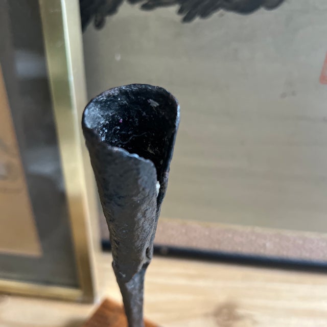 Up for consideration is a beautiful vintage small black brutalist vase on wooden base. This would look lovely in your home...