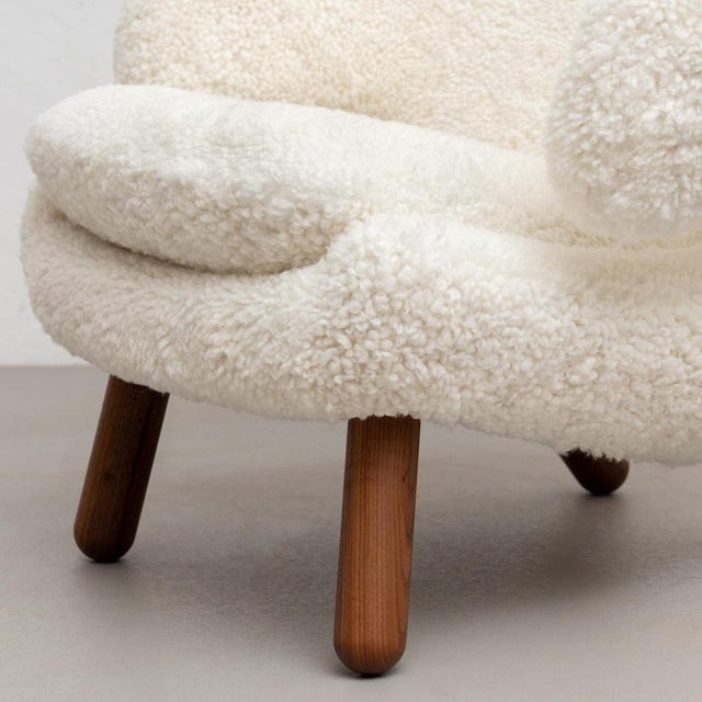 Modern Pelican Chair in Sheepskin Upholstery from Finn Juhl, Denmark, 2000s For Sale - Image 18 of 18