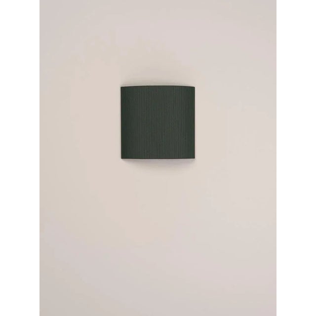 Green comodín cuadrado wall lamp by santa & cole dimensions: d 31 x w 13 x h 30 cm materials: metal, ribbon. This...