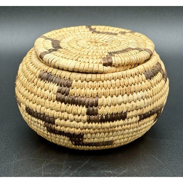 Native American 1930s Native American Papago Style Hand Woven Lidded Coil Basket. Tohono O’odham Style For Sale - Image 3 of 12