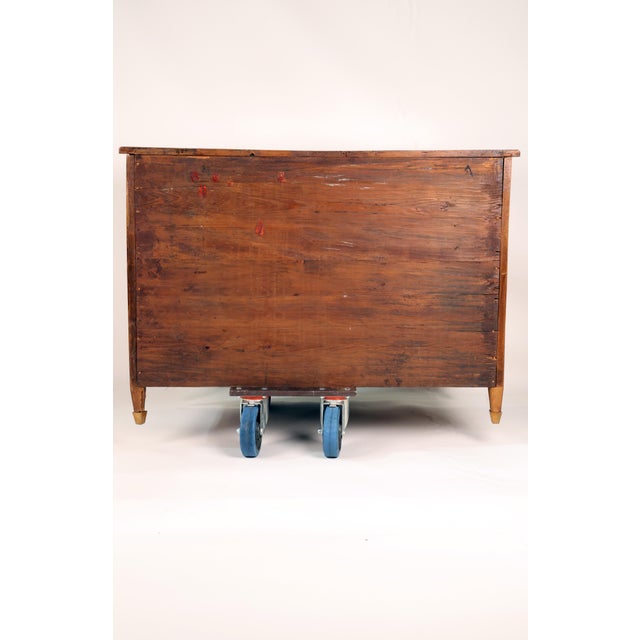 Early 19th Century Louis XVI Chest of Drawers in Walnut, 1800s For Sale - Image 5 of 18