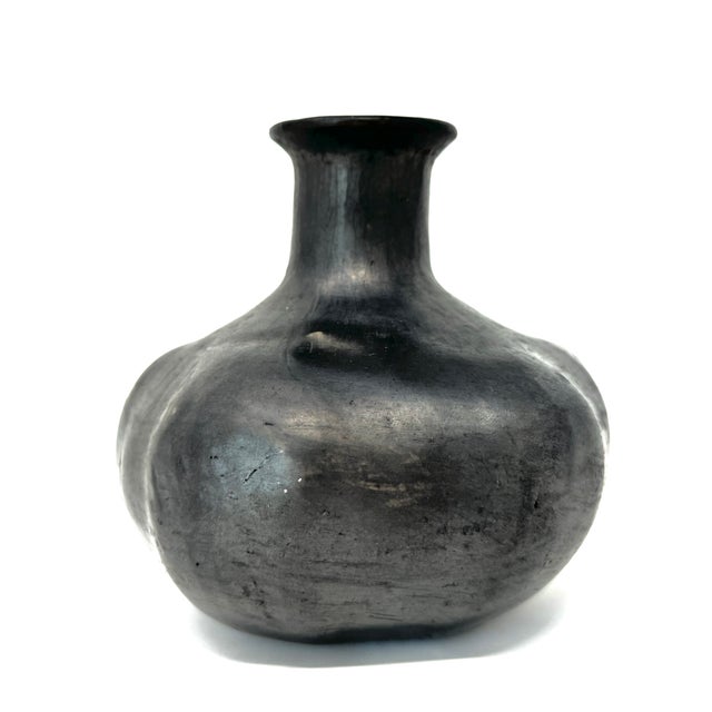 Mexican Doña Rosa Oaxaca Barro Negro Gourd-Shaped Vase - 5.38" H X 5" Diam. For Sale - Image 3 of 13