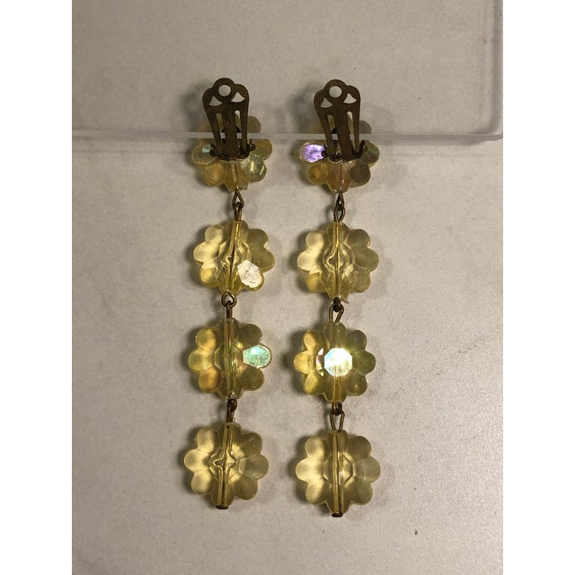 1960s Pair of Austrian Yellow Floral Lucite Dangle Earrings For Sale - Image 9 of 9