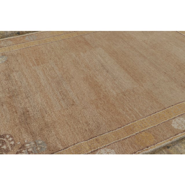 Rug & Kilim’s Modern Samarkand Rug in Gold and Brown with Geometric Patterns For Sale - Image 4 of 7