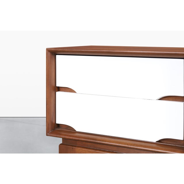 1950s Pair of Mid-Century Modern Walnut and Lacquer Nightstands by Kent Coffey For Sale - Image 10 of 14