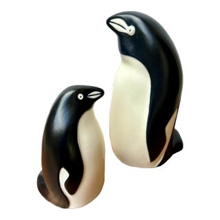 Arabia Finland Penguin Sculpture Pottery Pair - Lillemor Mannerheim Nib For Sale