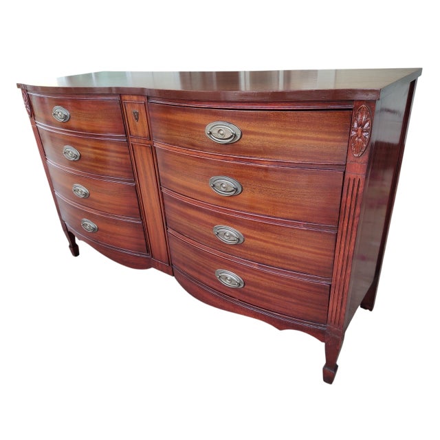 Mid-Century Modern Dixie Furniture Company Vintage 1940s Mahogany Dresser For Sale - Image 3 of 11