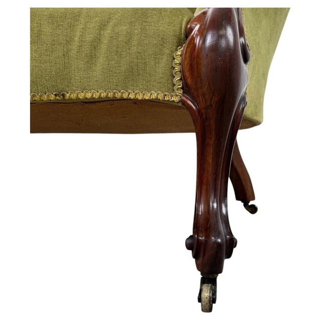 19th Century English Victorian Mahogany Spoon-Back Settee For Sale - Image 11 of 12