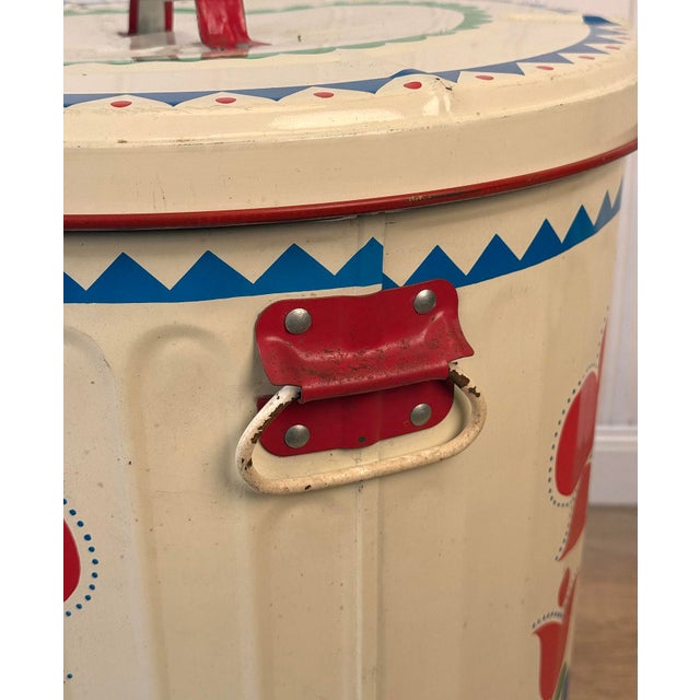 Vintage Farmhouse Pennsylvania Dutch Tin Waste Garbage Can W/ Lid For Sale - Image 12 of 13