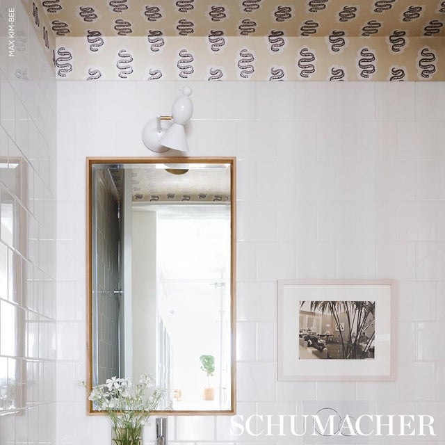 Schumacher SAMPLE - Schumacher Elsa Wallpaper In Sandstone For Sale - Image 4 of 4