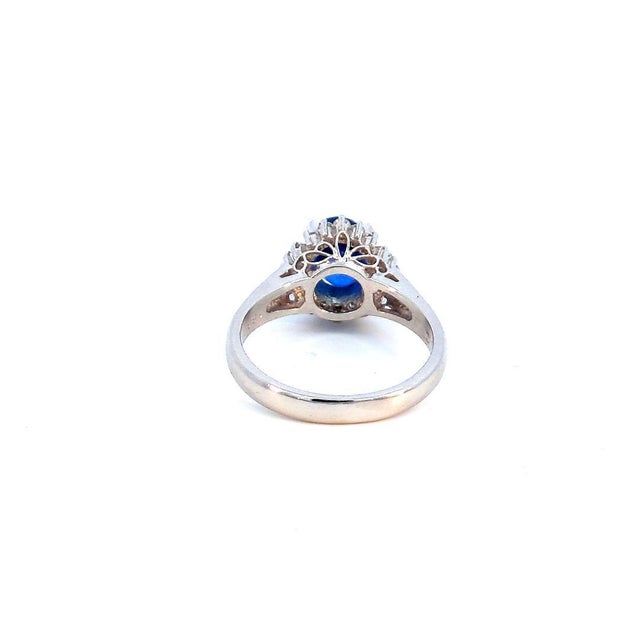 Early 21st Century 1.88 Carat Blue Sapphire Platinum Ring, Size 6.5 For Sale - Image 5 of 8