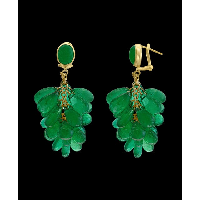 2010s 140 Carat Colombian Emerald Briolettes Hanging Drop Earrings 18 Karat Gold, A Pair For Sale - Image 5 of 18