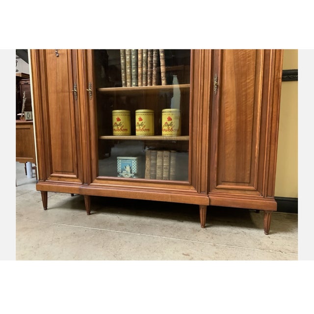 Antique Art Nouveau Bookcase in Walnut, 1910 For Sale - Image 11 of 12