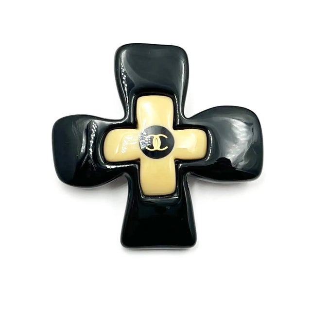 Contemporary Chanel Vintage Gold Plated Beige Black CC Cross Clip on Earrings Brooch Set - 3 Pieces For Sale - Image 3 of 6