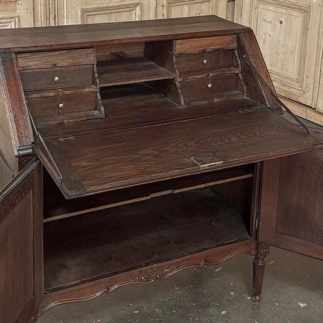 19th Century Liègeoise Louis XVI Style Solid Oak Secrétaire For Sale - Image 13 of 18