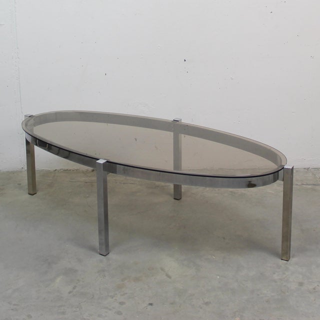 Oval Side Table, 1960s, in Very Good conditions. Designed 1960 to 1969