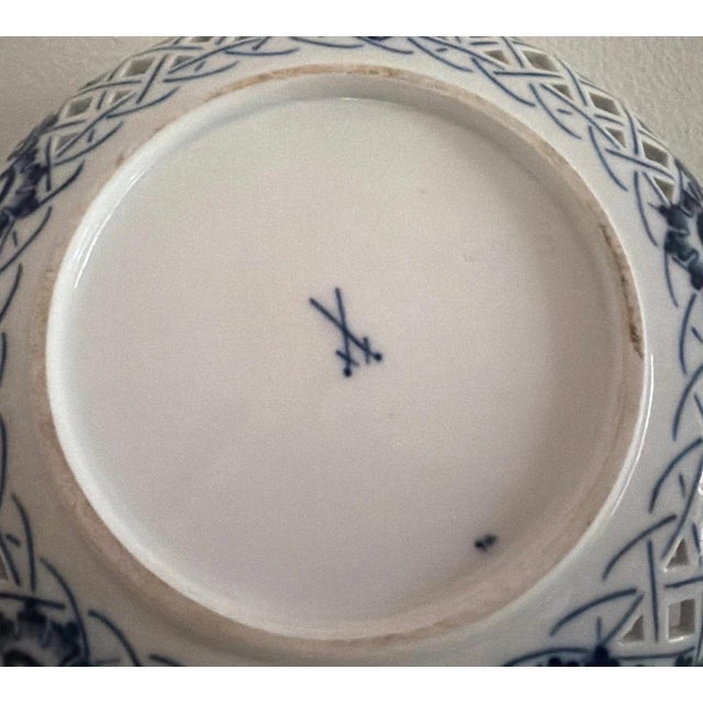Two Antique Meissen Blue Onion reticulated serving dishes with crossed swords hallmark For Sale - Image 11 of 17