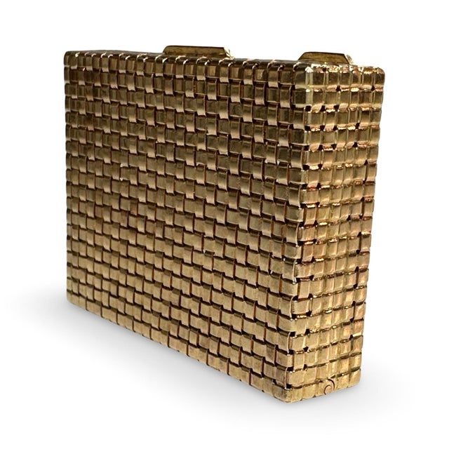 Vintage Italian 18k Gold Pill Box by UnoAErre – Woven Basket Strands For Sale In Philadelphia - Image 6 of 12