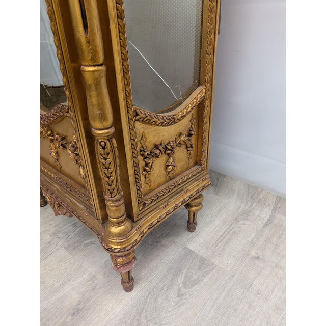 Baroque Style Illuminated Gilded Display Cabinet For Sale - Image 11 of 18