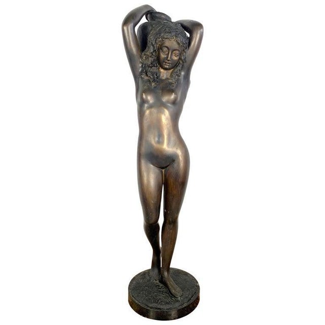 Large 20th-Century Bronze Sculpture of a Nude Young Woman Carrying a Water Urn For Sale - Image 8 of 8