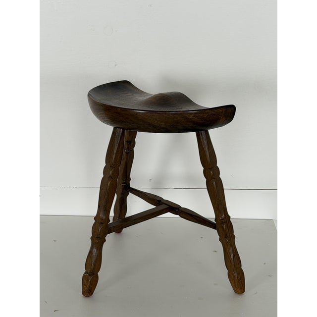 Mid-Century Modern Danish Oak Tripod Stool with Sculpted Saddle Seat, 1960s For Sale - Image 3 of 7