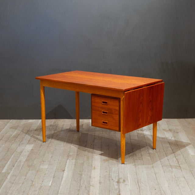 Mid-Century Teak Expandable Desk With Sliding Drawers, Denmark c.1960 For Sale - Image 4 of 11