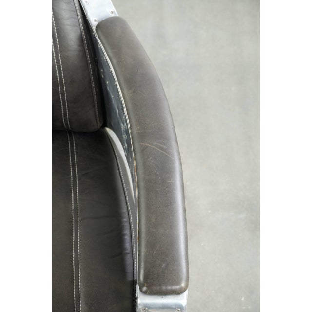 Beige Cowhide Aviator Lounge Chair in Leather and Aluminium For Sale - Image 8 of 14