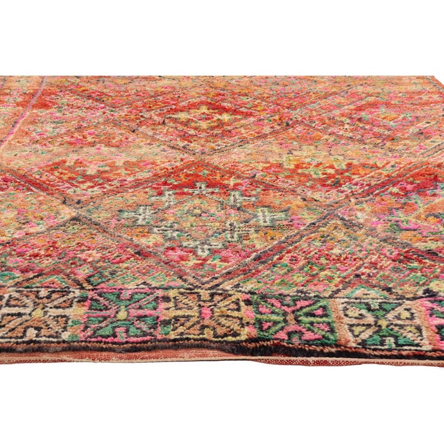 Berber Tribes of Morocco Vintage Beni M'Guild Moroccan Rug, 05'09 X 09'09 For Sale - Image 4 of 10