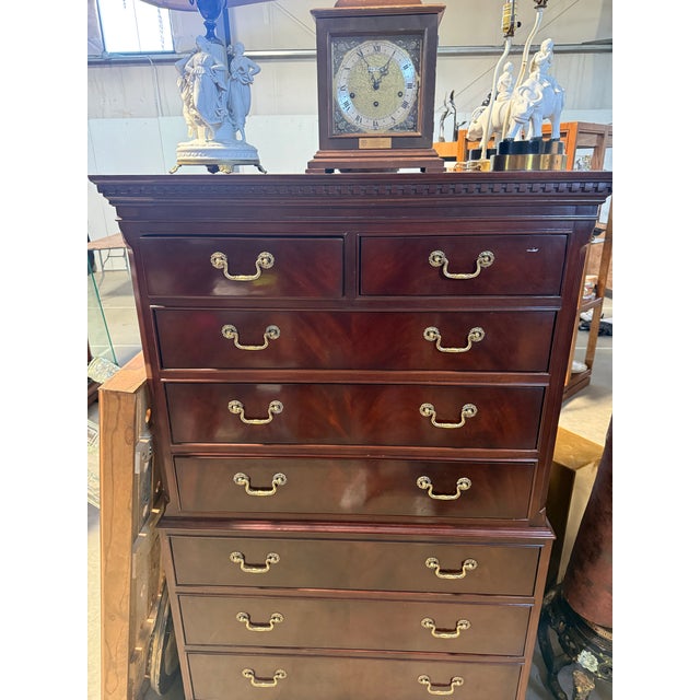 Traditional 1950s Centennial Collection by Bernhardt Mahogany Serpentine Tall Chest of 8 Drawers For Sale - Image 3 of 10