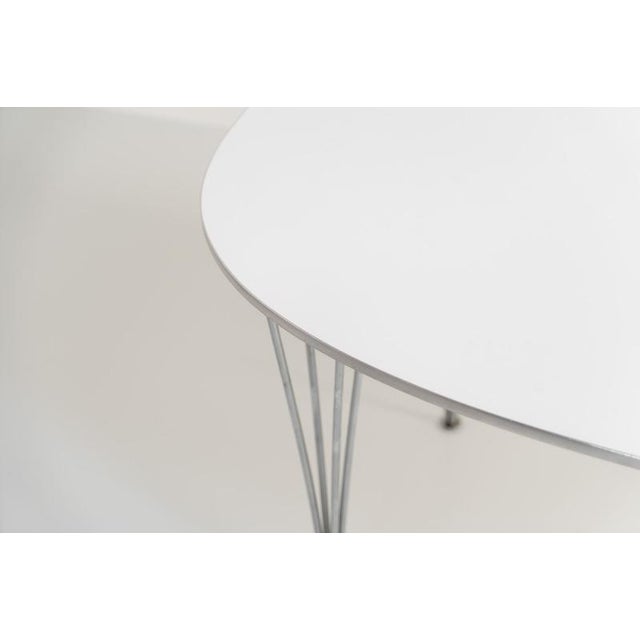 White Superelipse dining table by Bruno Mathsson & Piet Hein for Fritz Hansen, Denmark, 1985 For Sale - Image 8 of 11