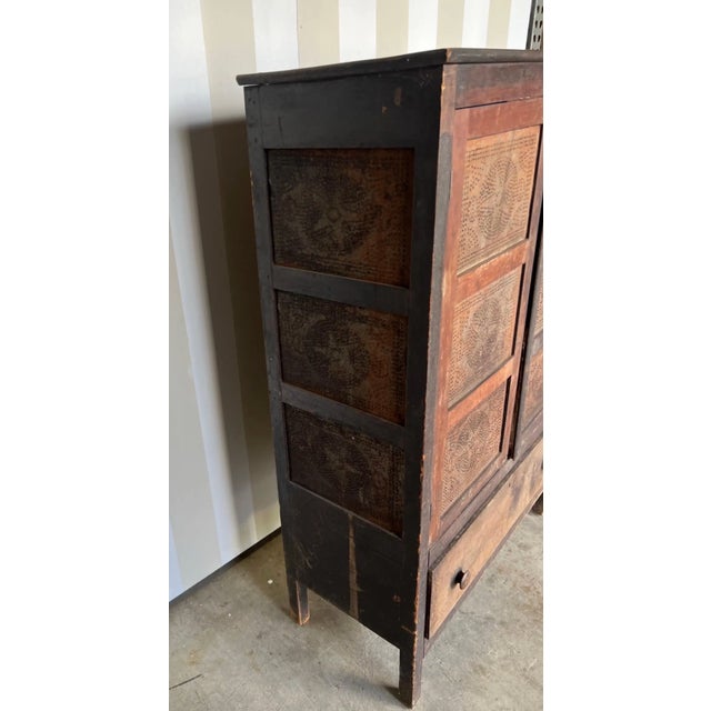 American 19th Century Virginia Walnut Pie Safe With Original Star Punched Tins For Sale - Image 3 of 13