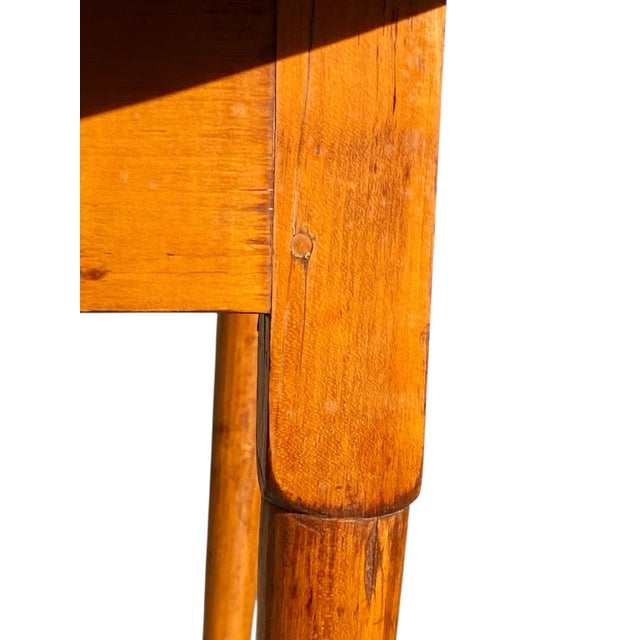 Antique Queen Anne Tiger Maple Tavern Table / Side Table For Sale In Boston - Image 6 of 10