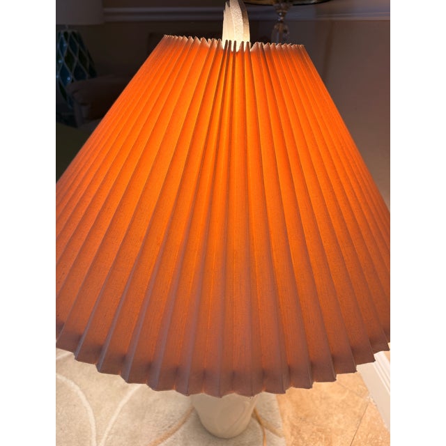 1970s 1970s Dayle Rushall Palm Beach Plaster-Style Ceramic Heron Table Lamp For Sale - Image 5 of 12