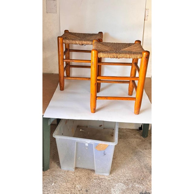 French Wood and Woven Straw Stools in the style of Charlotte Perriand, 1950s, Set of 2 For Sale - Image 3 of 16