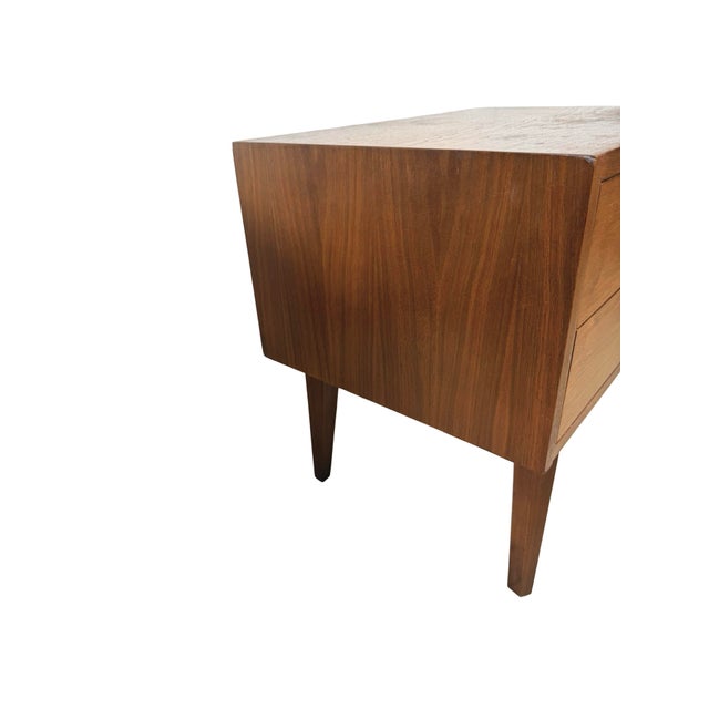 American of Martinsville Mid-Century Modern Two-Drawer Nightstands, Pair For Sale - Image 10 of 18