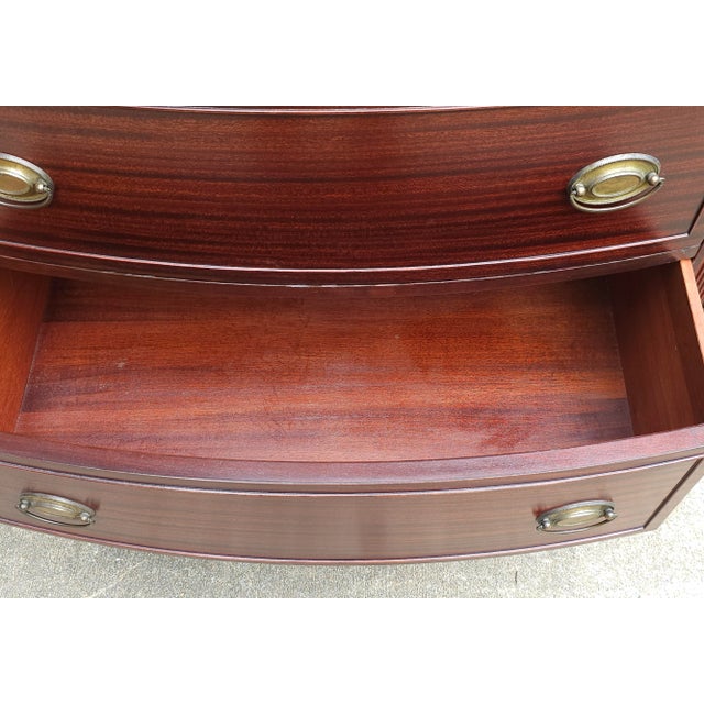 1940s Mid 20th Century Federal Hepplewhite Style Mahogany Chest of Drawers For Sale - Image 5 of 10