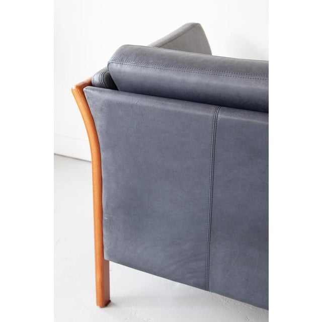 Charcoal Mid-Century Danish Grey Leather 3-Seater Sofa from Mogens Hansen, 1960s For Sale - Image 8 of 9
