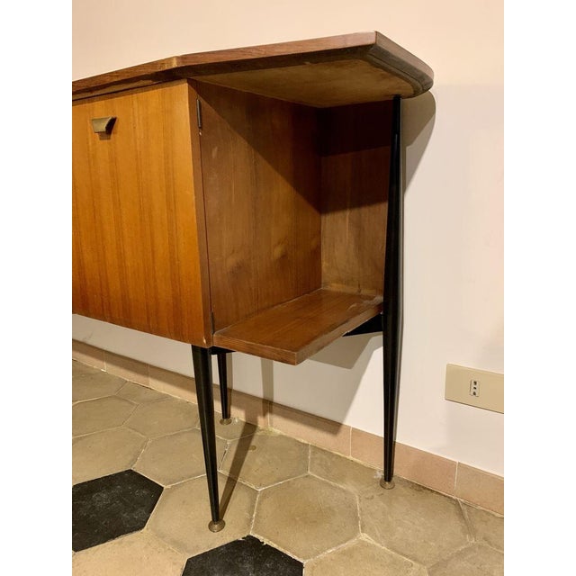 Italian Maple and Brass Sideboard - 1950s, Mid-Century Design Elegant and representative of the Italian design of the...