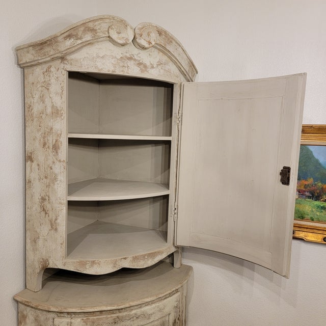 Gustavian (Swedish) Antique Swedish Corner Cabinet in Gustavian Style With Swans-Neck Style Top For Sale - Image 3 of 14