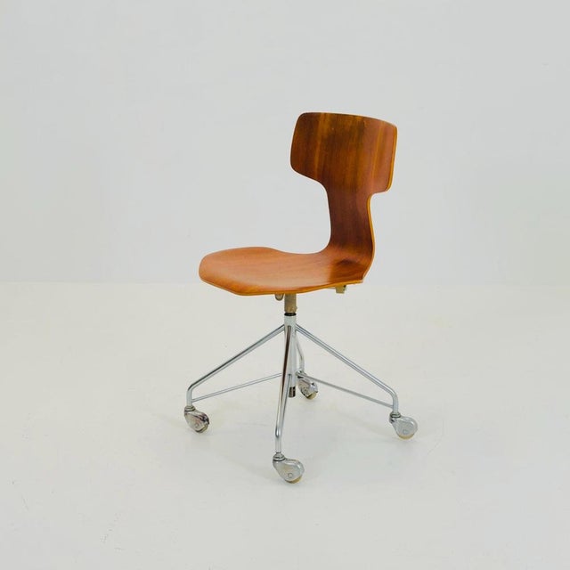 Mid-Century Model 3113 Swivel Desk Chair in Teak by Arne Jacobsen for Fritz Hansen, 1960s For Sale - Image 11 of 11