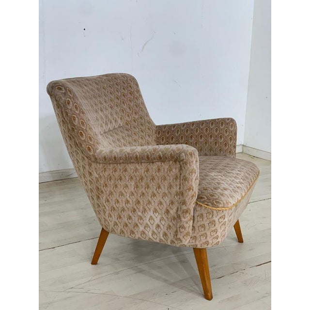 Very nice vintage chair. • German design • 60s • well sprung • wooden feet • good condition Dimensions: Height: 73.5 cm...